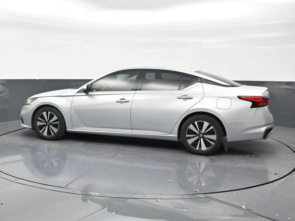 2019 Nissan Altima 2.5 SV photo 2