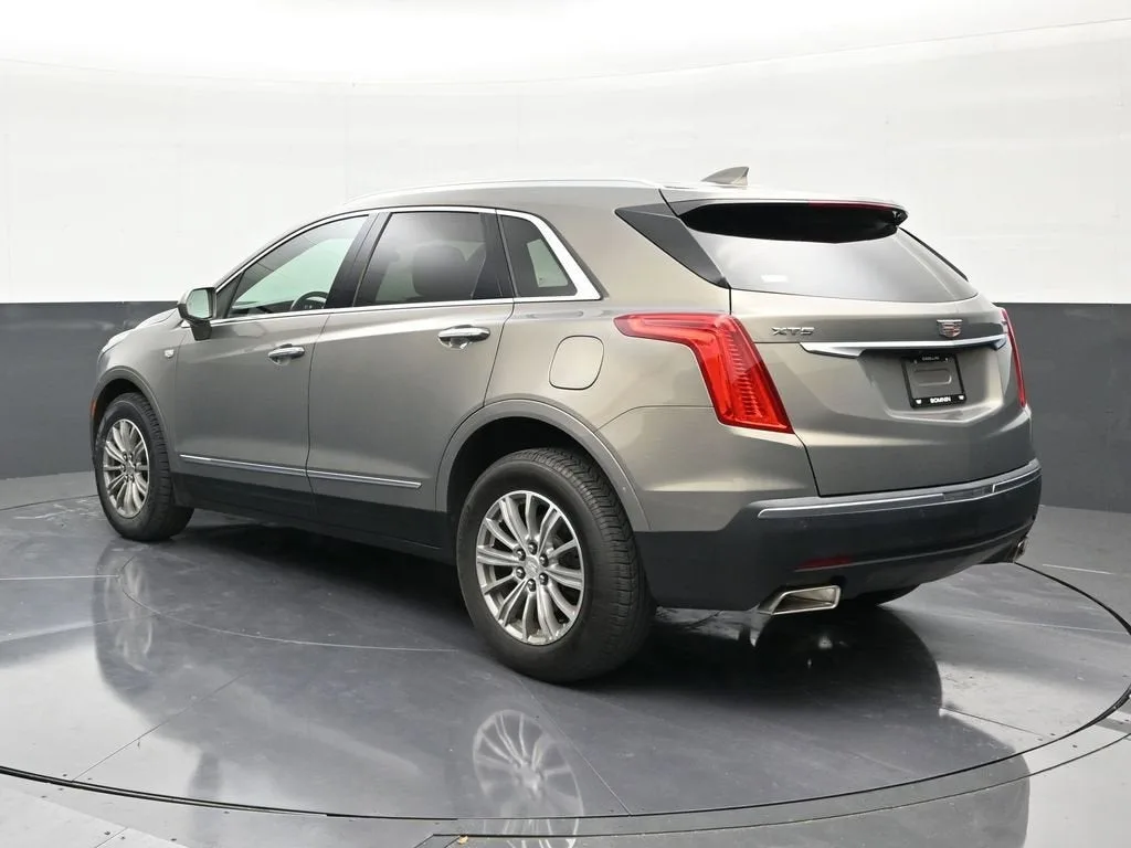 2019 Cadillac XT5 Luxury FWD photo 3