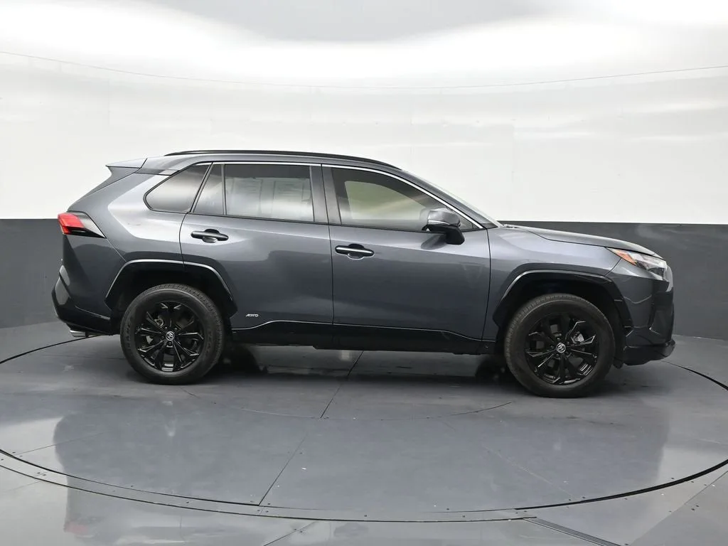 2023 Toyota RAV4 Hybrid SE photo 6