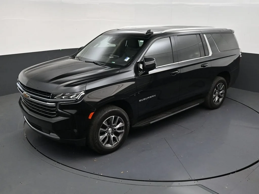 2024 Chevrolet Suburban LT photo 11