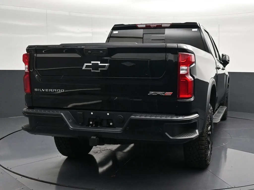 2026 Chevrolet Silverado 1500 ZR2 photo 2