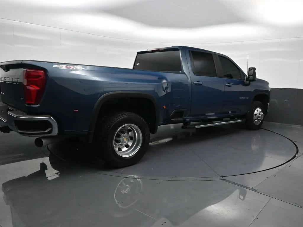 2026 Chevrolet Silverado 3500 HD LT DRW photo 5