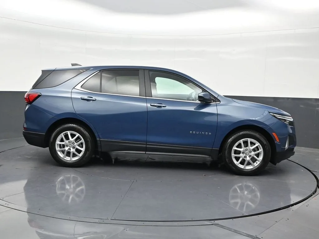 2024 Chevrolet Equinox LT photo 7