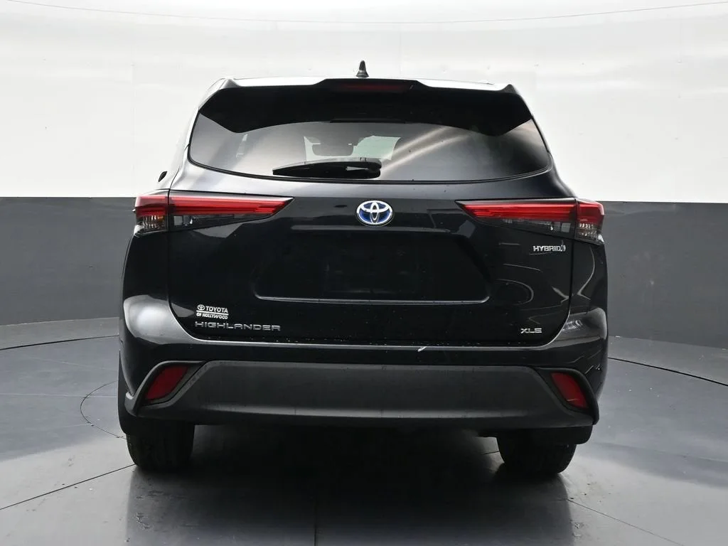 2021 Toyota Highlander Hybrid XLE photo 4