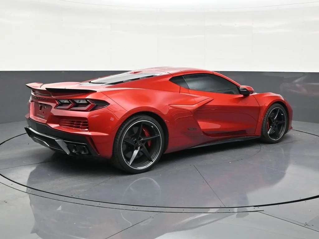 2025 Chevrolet Corvette E-Ray 2LZ photo 5
