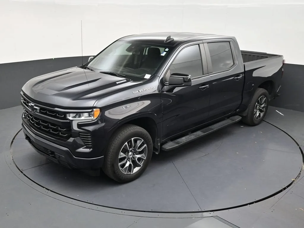 2024 Chevrolet Silverado 1500 RST photo 12