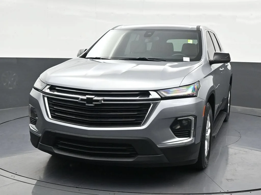 2023 Chevrolet Traverse LS photo 9