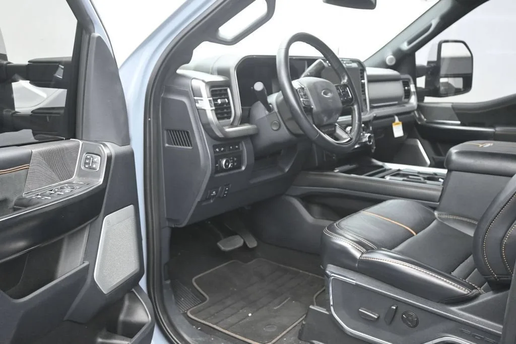 2024 Ford F-350 Platinum photo 10