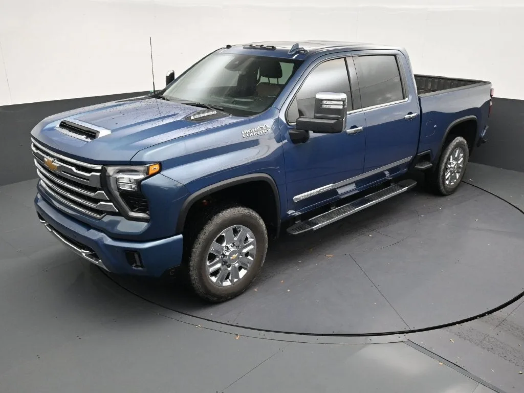 2025 Chevrolet Silverado 2500 HD High Country photo 12