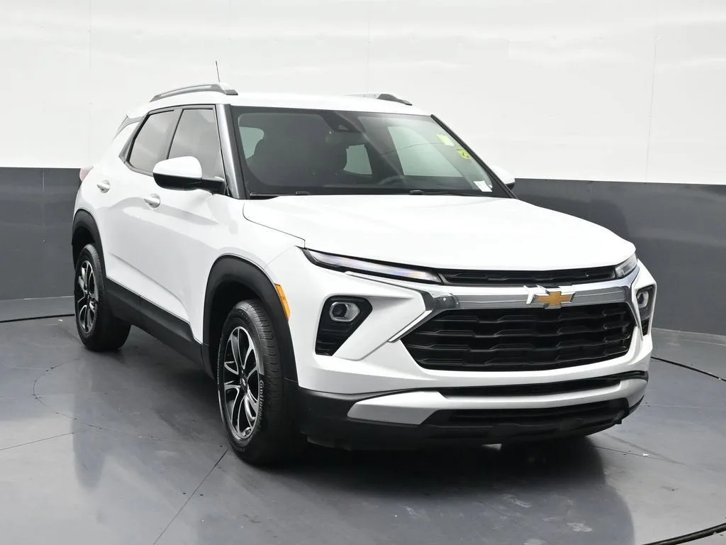 2025 Chevrolet Trailblazer LT photo 8
