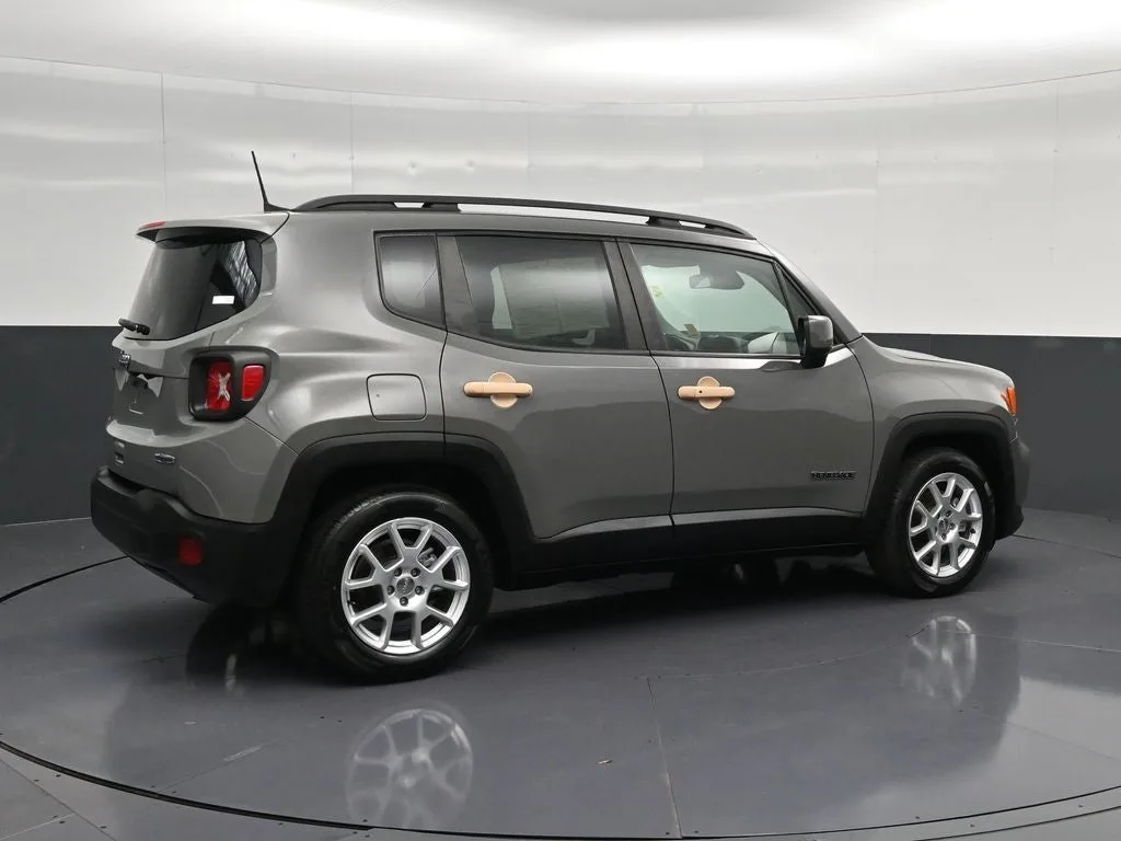 2020 Jeep Renegade Latitude photo 3