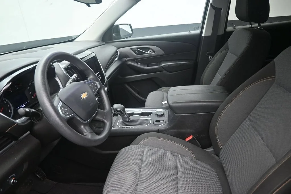 2021 Chevrolet Traverse LS photo 12
