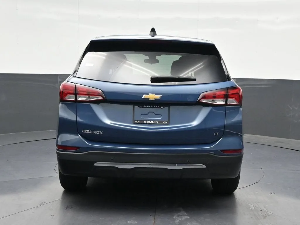 2024 Chevrolet Equinox LT photo 4