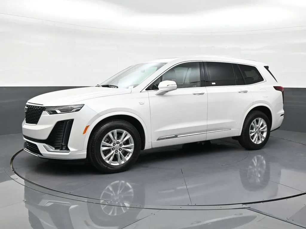 2021 Cadillac XT6 Luxury photo 3