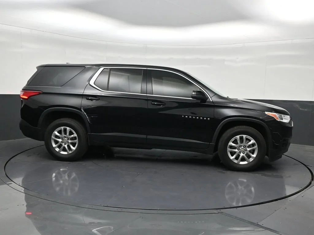 2021 Chevrolet Traverse LS photo 7