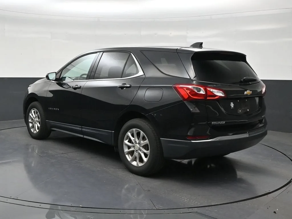 2020 Chevrolet Equinox LT photo 3