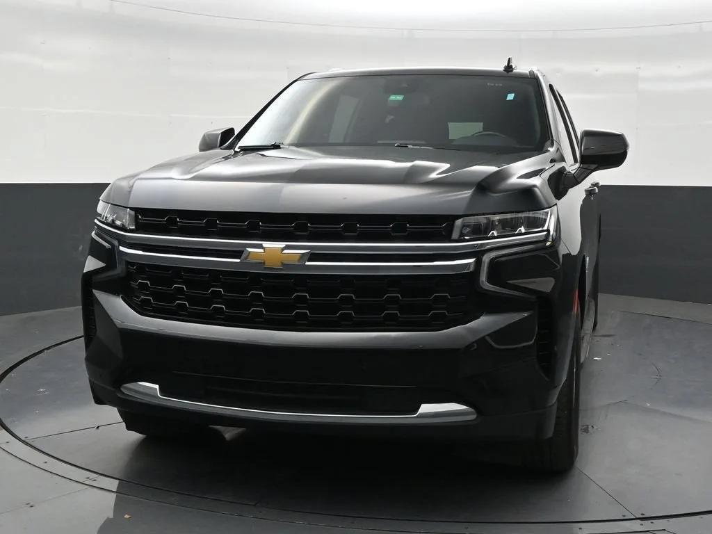 2024 Chevrolet Suburban LS photo 8