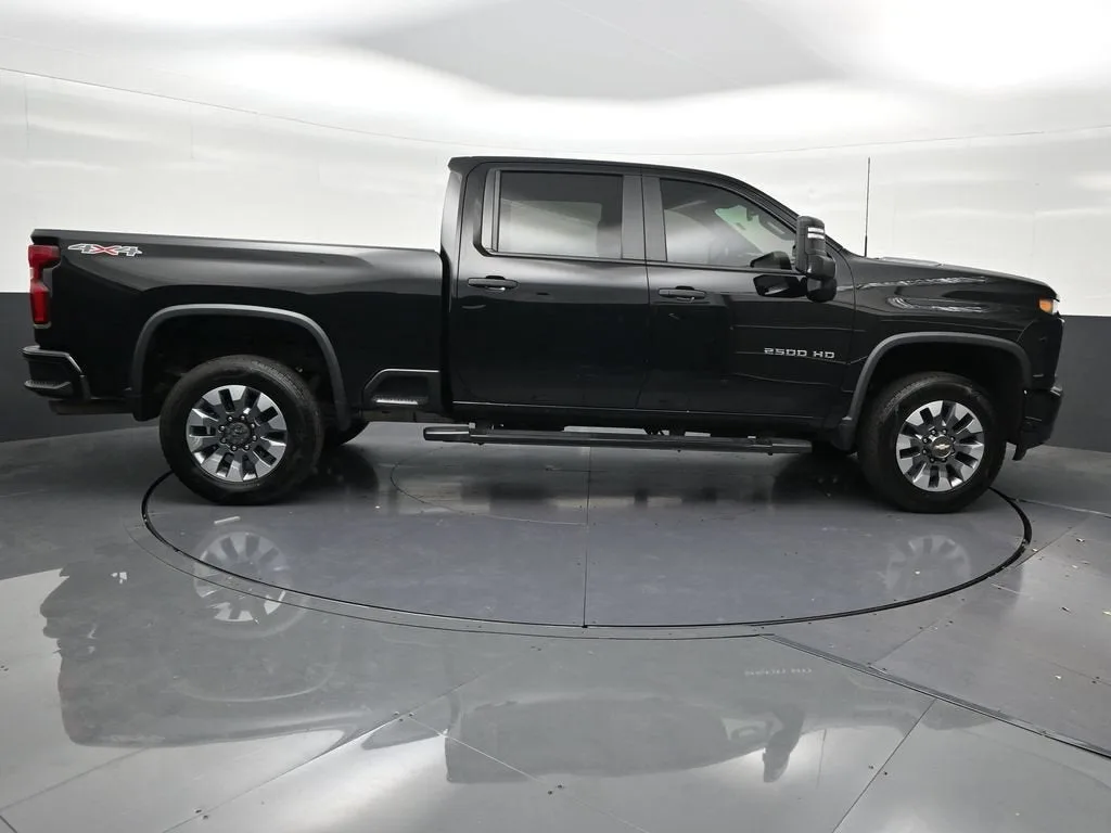 2021 Chevrolet Silverado 2500 HD Custom photo 8