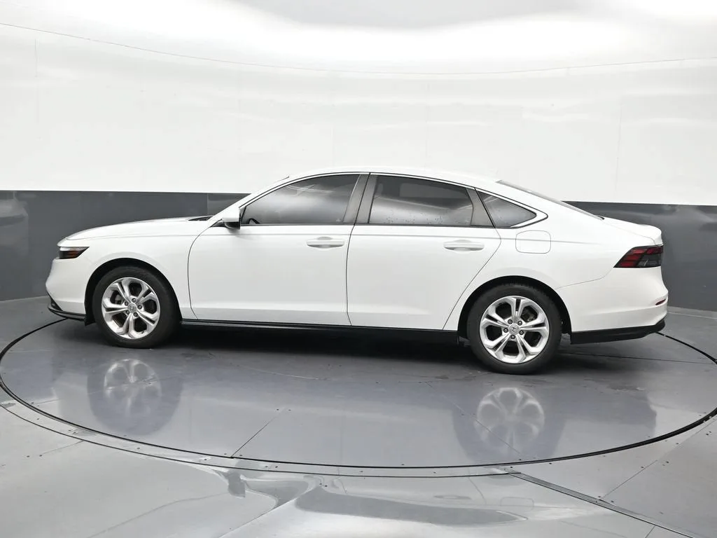 2024 Honda Accord Sedan LX photo 2