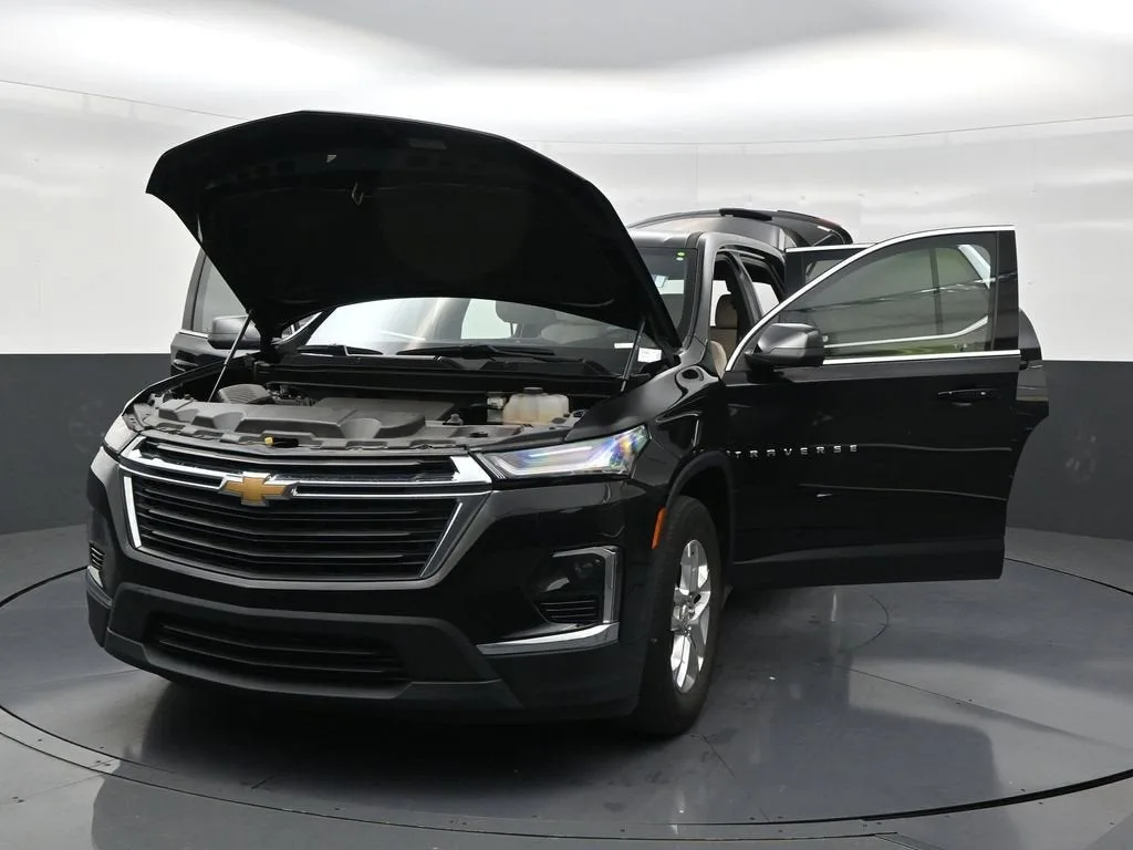 2023 Chevrolet Traverse LS photo 8