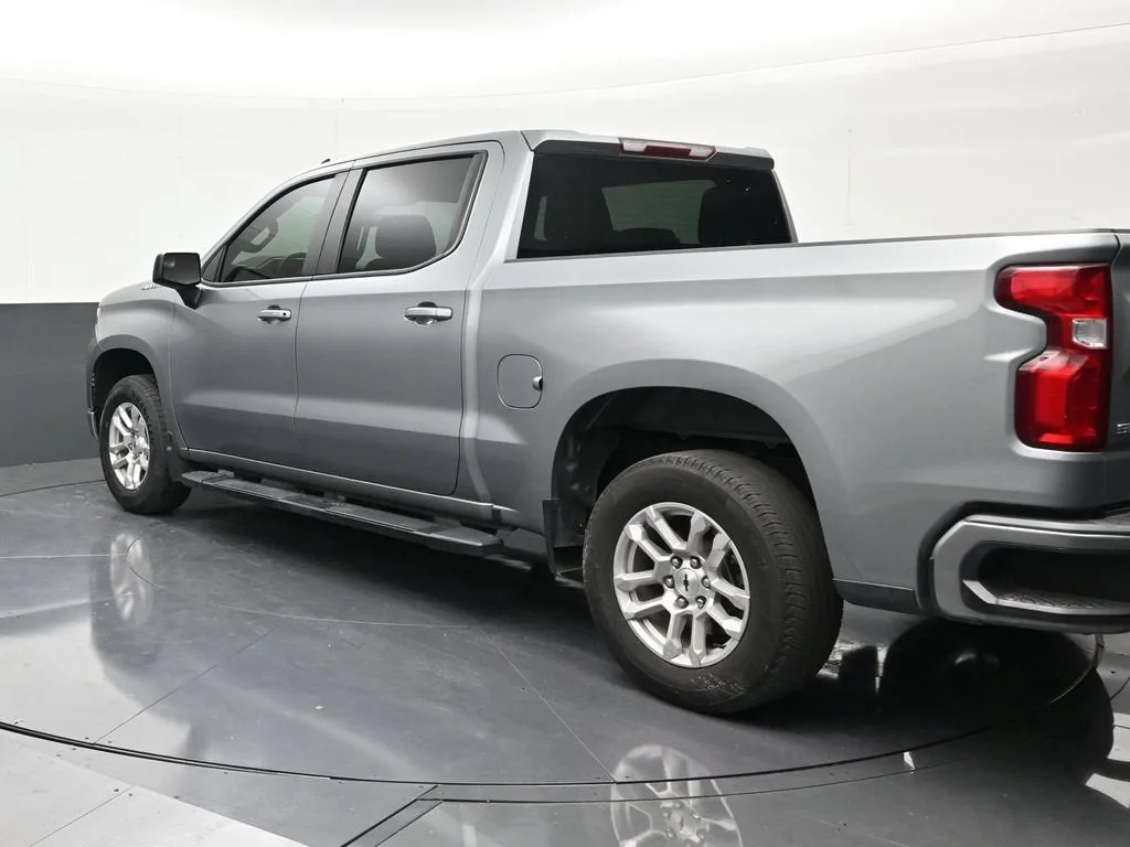 2023 Chevrolet Silverado 1500 RST photo 3