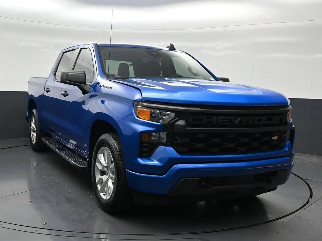2024 Chevrolet Silverado 1500 Custom photo 8