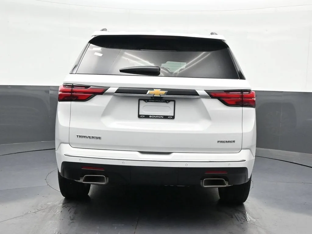2023 Chevrolet Traverse Premier photo 4