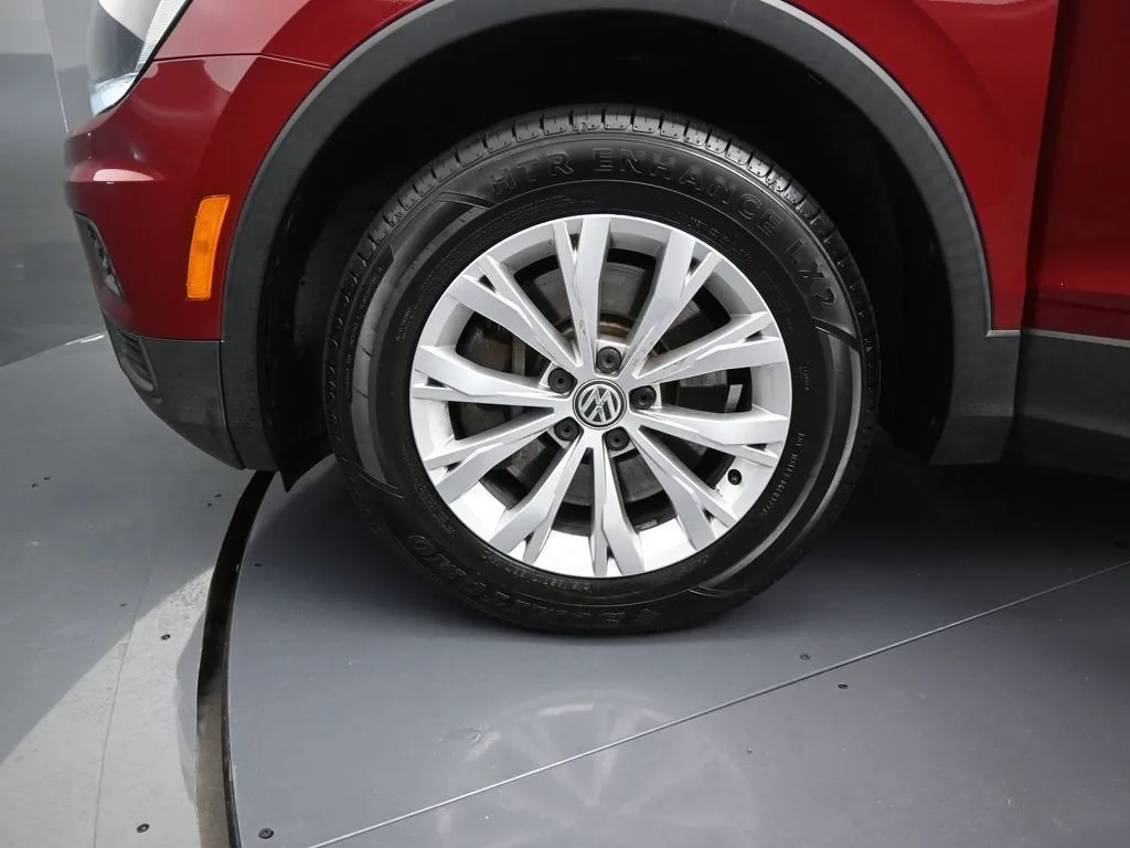 2019 Volkswagen Tiguan SE photo 11