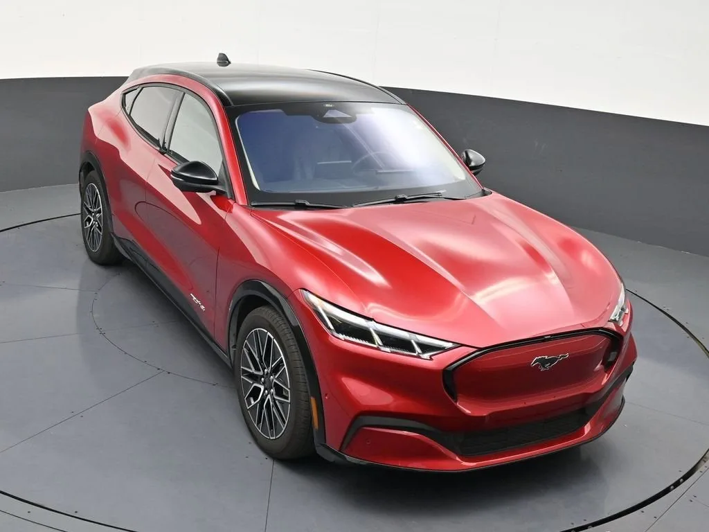 2024 Ford Mustang Mach-E Premium photo 17