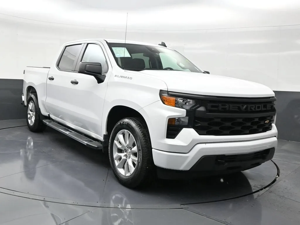 2024 Chevrolet Silverado 1500 Custom photo 7