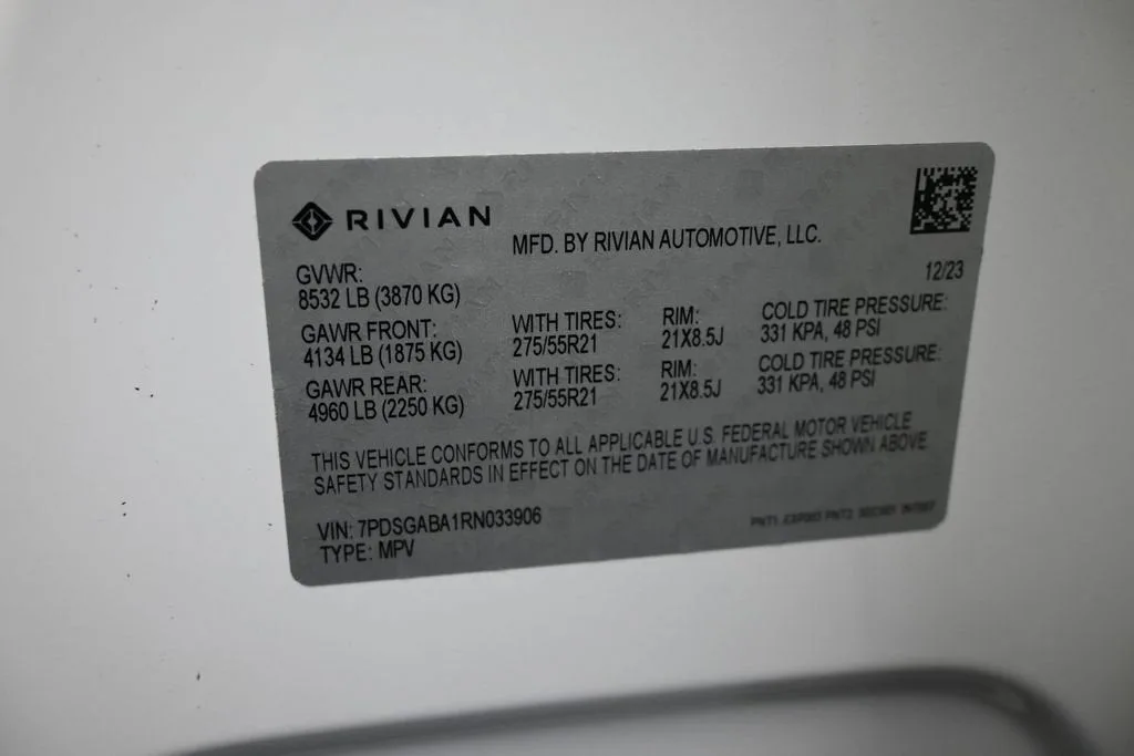 2024 RIVIAN R1S Adventure photo 9
