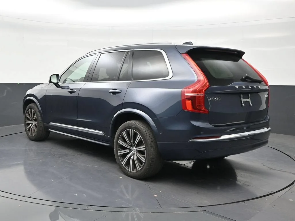 2023 Volvo XC90 Plus photo 3