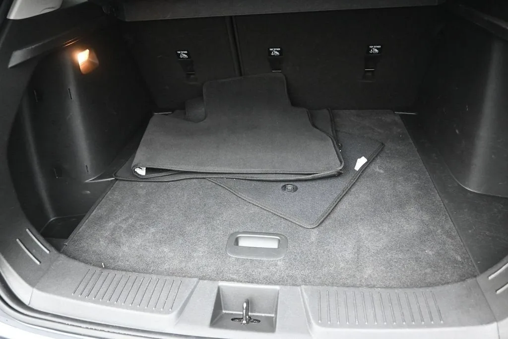 2025 Chevrolet Trax LT photo 12