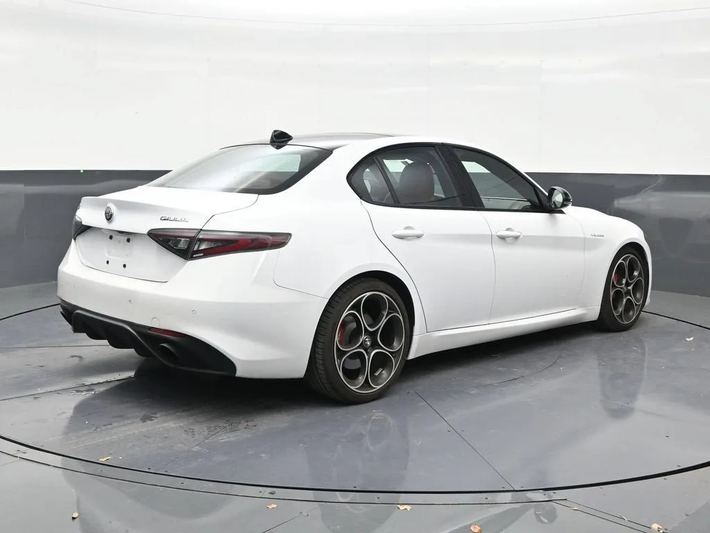 2024 Alfa Romeo Giulia Veloce photo 5