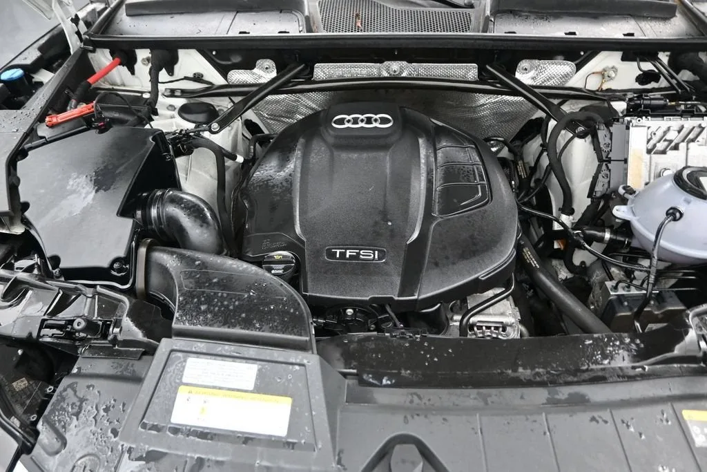 2020 Audi Q5 Premium Plus 45 TFSI quattro S tronic photo 10