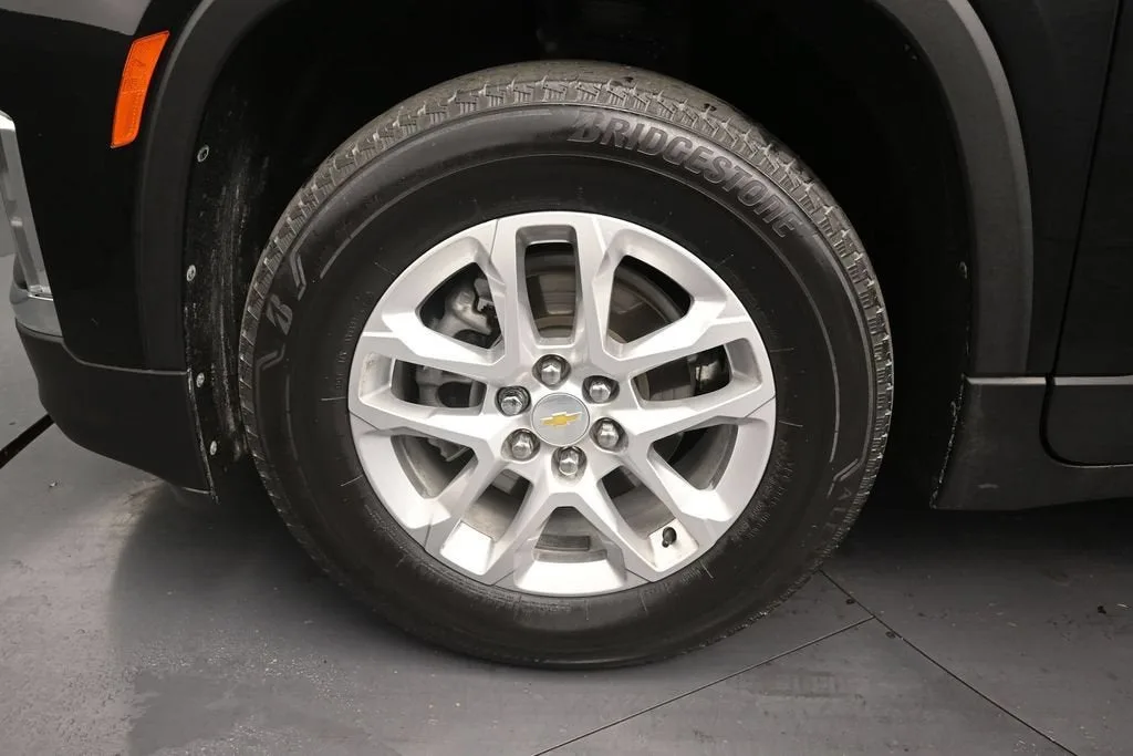 2022 Chevrolet Traverse LS photo 9
