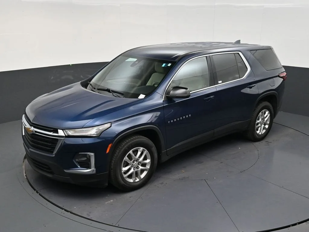 2023 Chevrolet Traverse LS photo 12