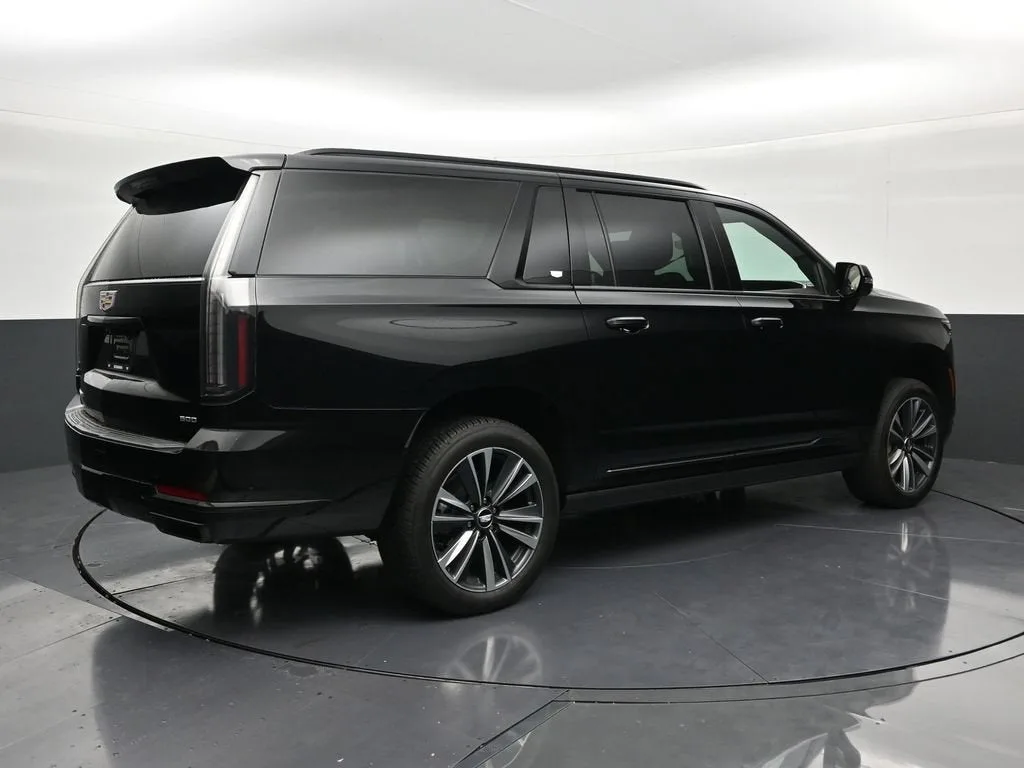 2026 Cadillac Escalade ESV Sport photo 5