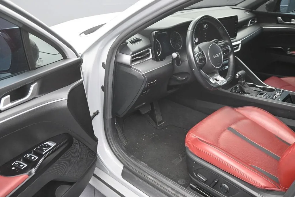 2024 Kia K5 GT-Line photo 10