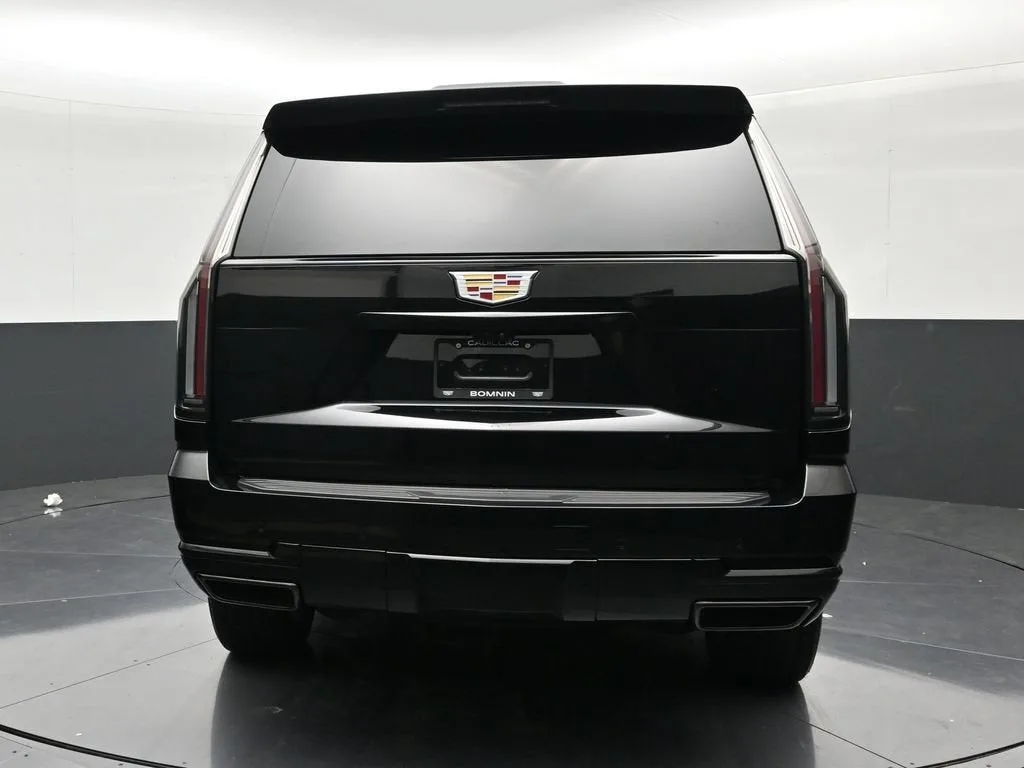 2025 Cadillac Escalade Sport photo 4