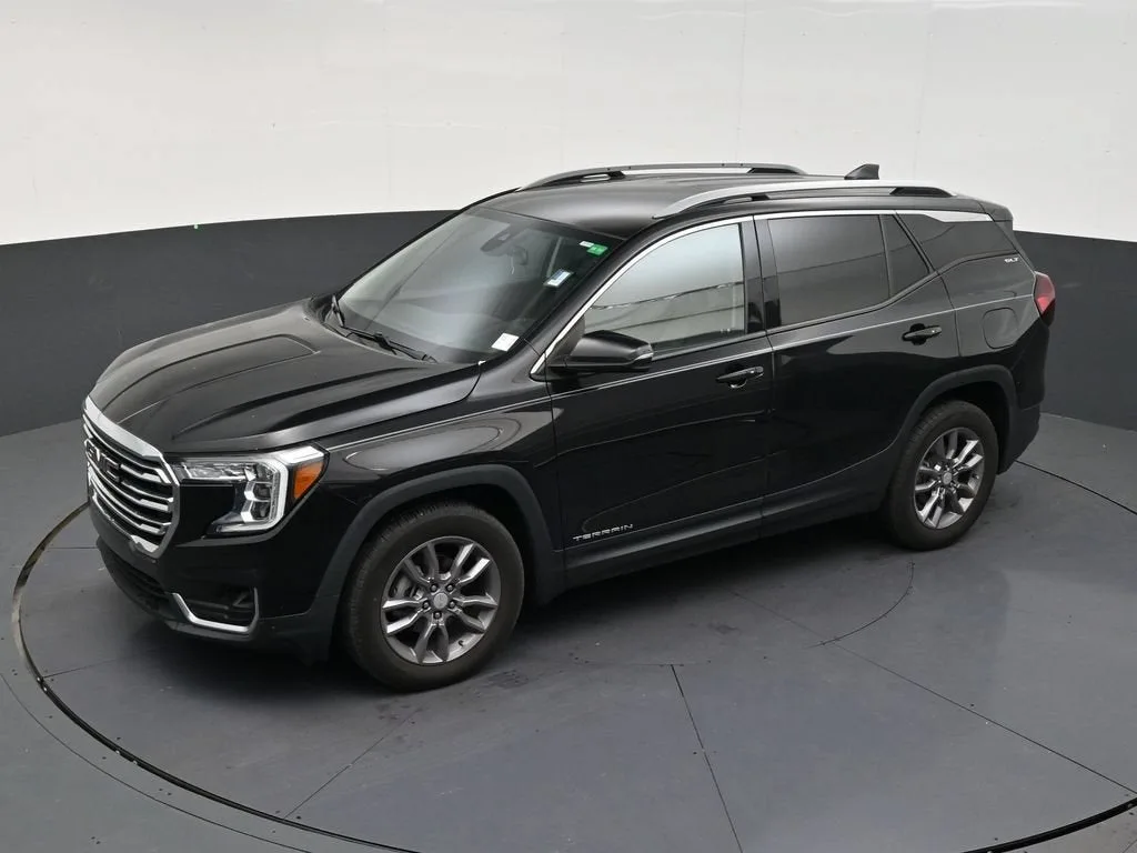 2023 GMC Terrain SLT photo 12