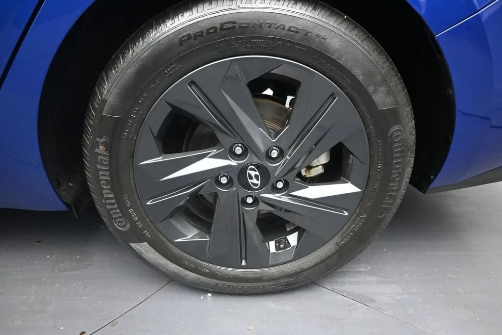 2023 Hyundai Elantra SEL photo 10