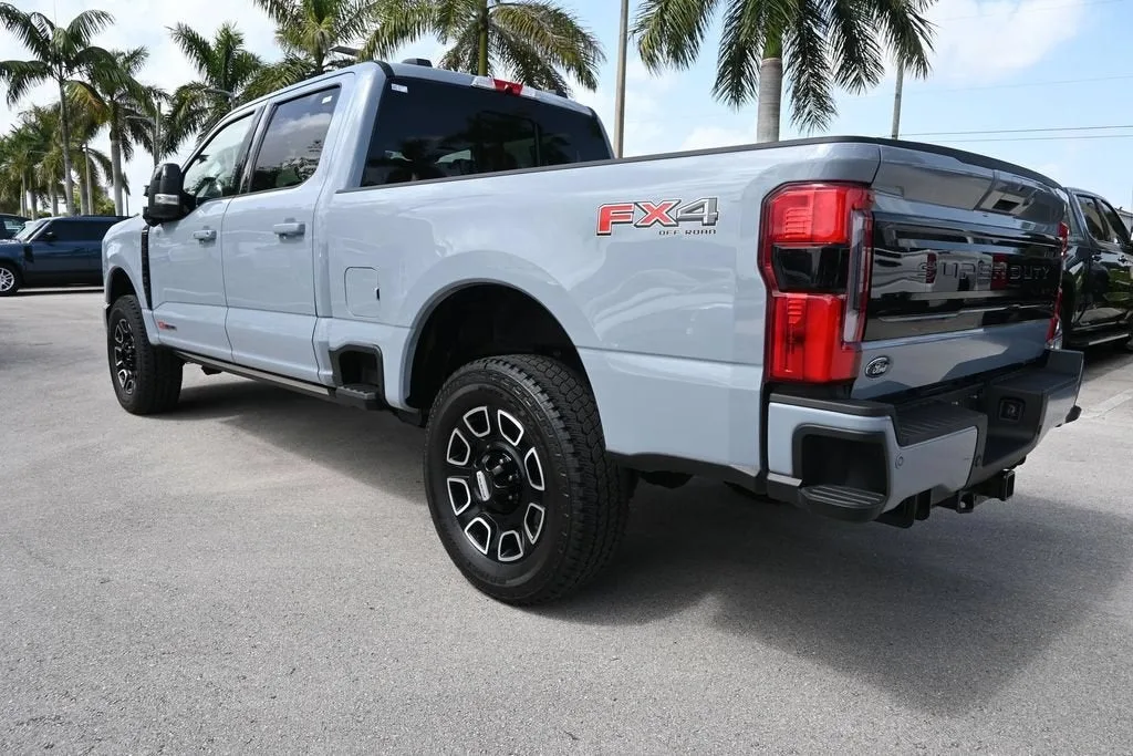 2026 Ford F-350 Platinum photo 9