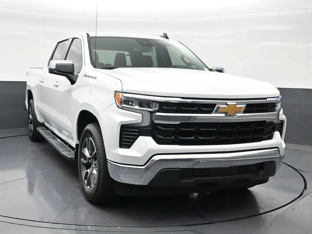 2024 Chevrolet Silverado 1500 LT photo 8