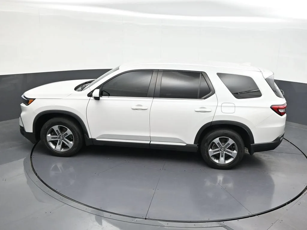 2023 Honda Pilot 2WD EX-L 8 Passenger photo 10