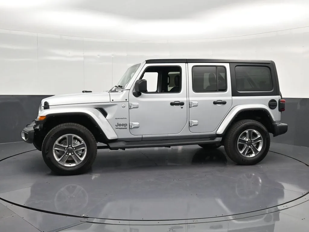 2022 Jeep Wrangler Unlimited Sahara photo 7