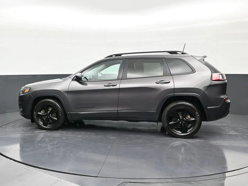 2019 Jeep Cherokee Altitude FWD photo 2