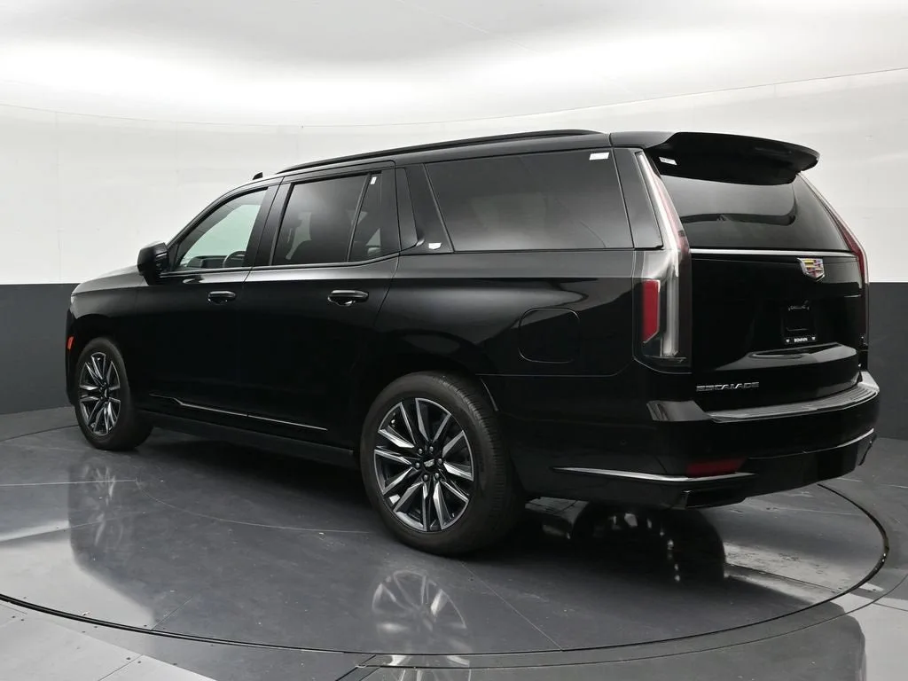 2023 Cadillac Escalade Sport photo 3