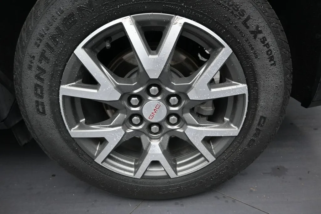 2022 GMC Acadia SLE photo 10