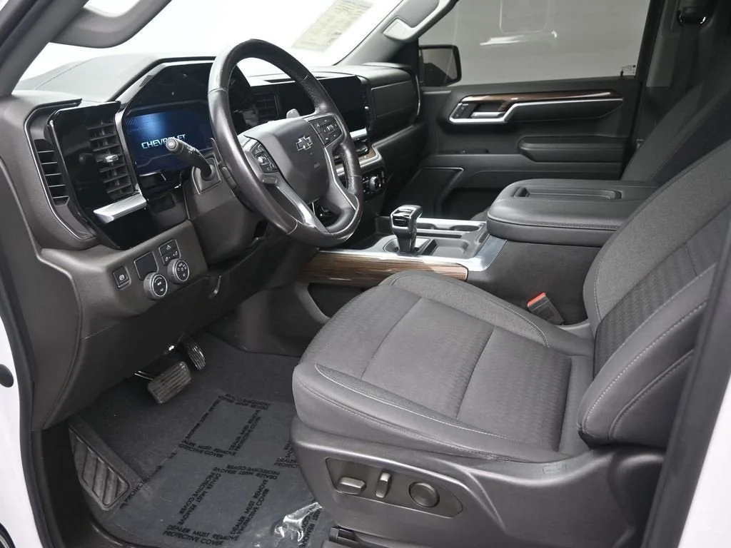 2022 Chevrolet Silverado 1500 RST photo 12